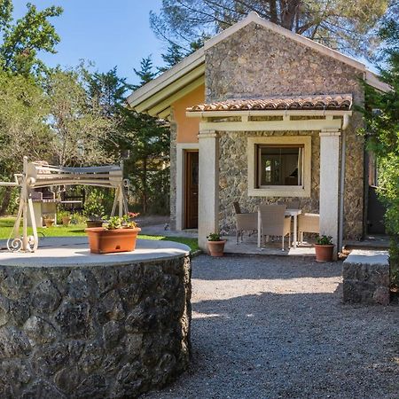 Petrinos Cottage Dafnila Екстериор снимка