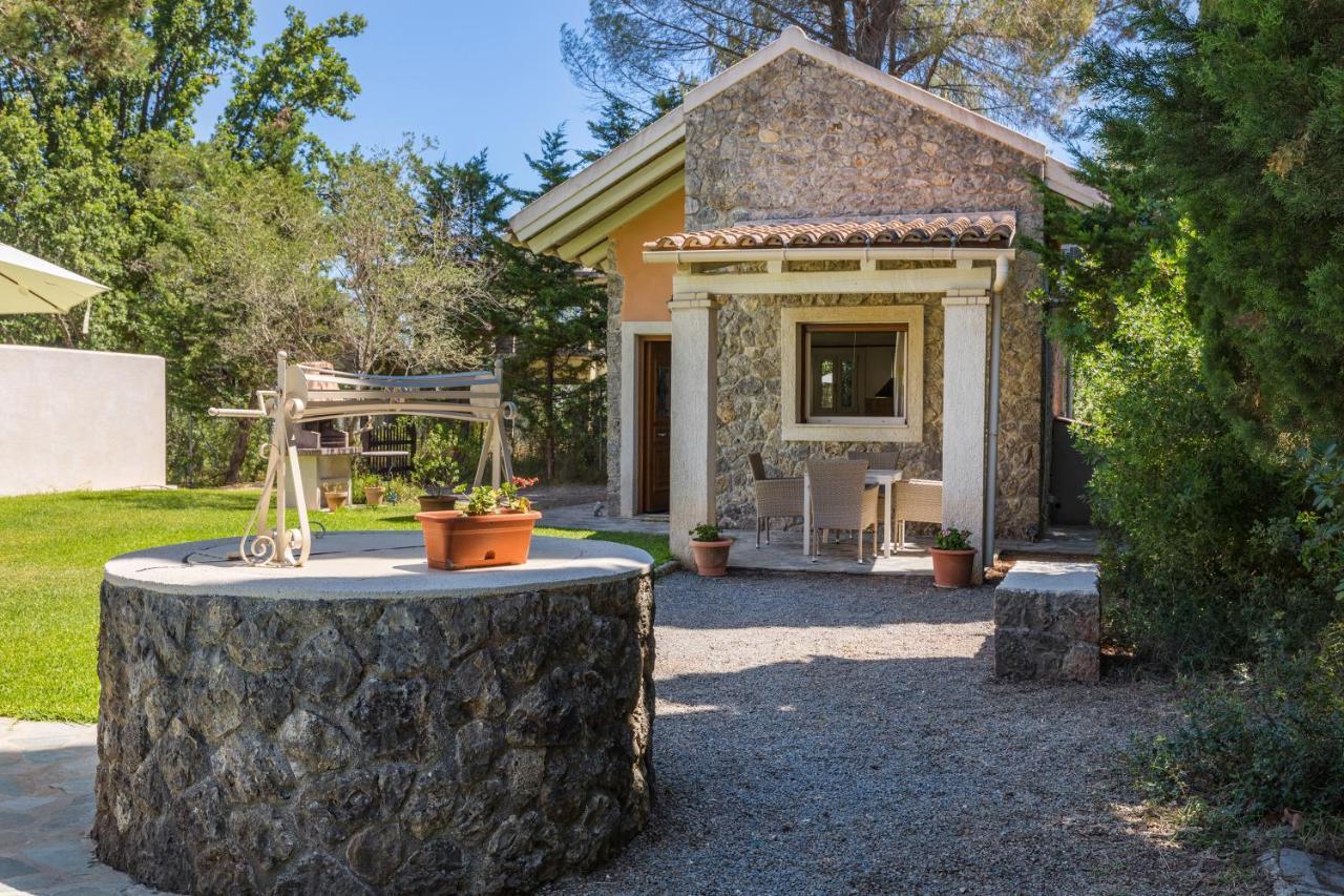 Petrinos Cottage Dafnila Екстериор снимка
