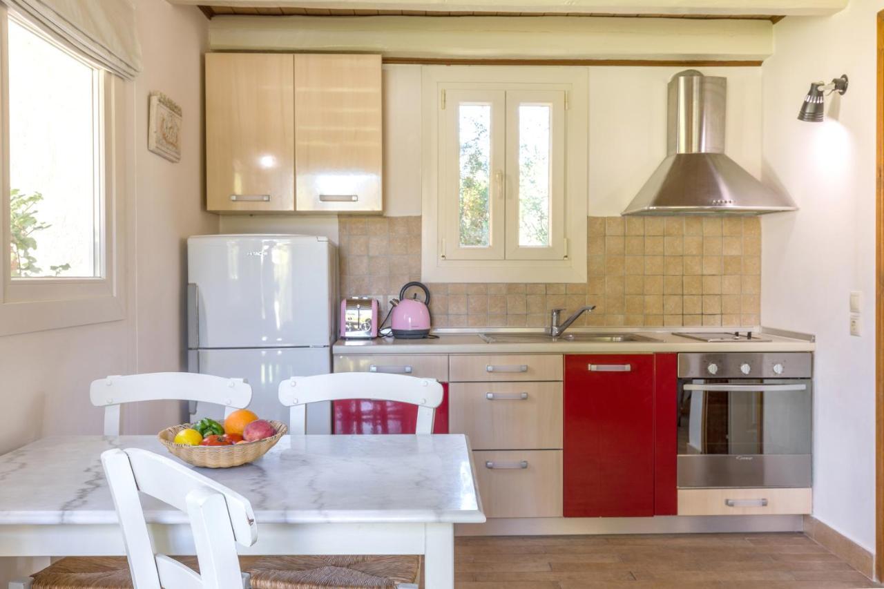 Petrinos Cottage Dafnila Екстериор снимка